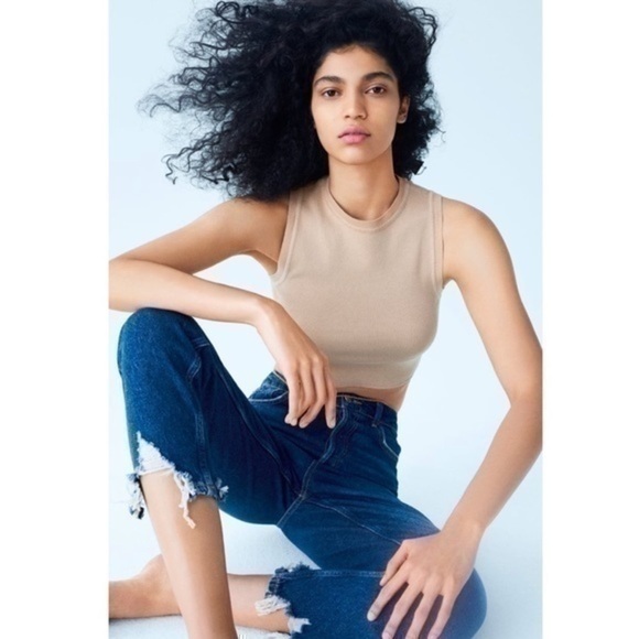 BLOGGERS FAVORITE NWT ZARA Z1975 RIPPED HEM MOM FIT JEANS - Picture 5 of 14